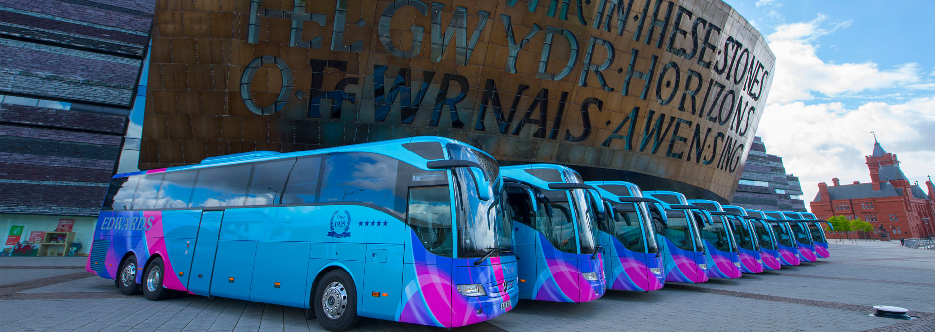 minibus hire for 20 people